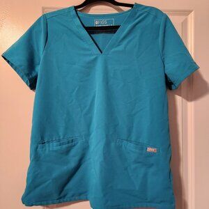 Figs scrub top with pockets